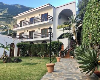 Apartamentos Frontera - Frontera - בניין