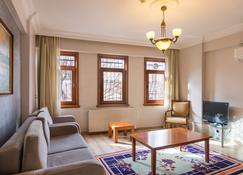 Sultanahmet Suites - Istanbul - Living room