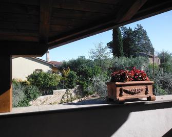 Alloggio Turistico Ciliegi in Fiore - Moricone - Balcón