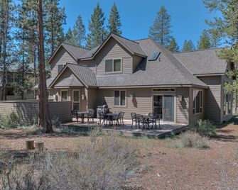 4 Ensuites, Spacious, Updated, A/C, Hot Tub,12 Sharc - La Pine - Building