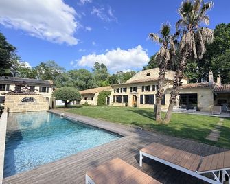 Elegant property in the heart of the vineyards - Fronsac - Pool