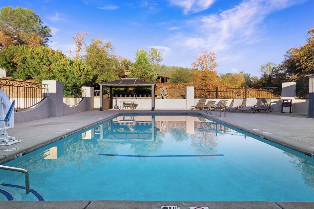 Country Inn Sonora - Jamestown - Pool