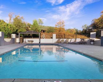 Country Inn Sonora - Jamestown - Pool