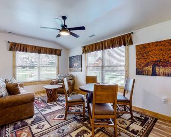 The Mountain Haven - Maggie Valley - Dining room