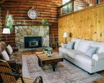 The Cabin at Sleepy Hollow Farm - Honey Brook