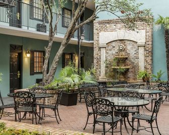 إنديجو إن - تشارلستون (ساوث كارولاينا) - شرفة مرصوفة