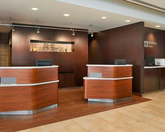 Courtyard by Marriott Kingston Highway 401/Division Street - קינגסטון - דלפק קבלה