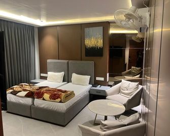 Hotel Cassa Inn - Bathinda - Bedroom