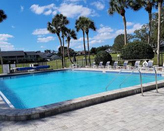 Last Chance 6 Week Availibility With Discount. End Unit Condo, Sleeps 4 & Pool. - Hernando - Piscina