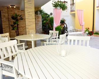 Hotel Arizona - 蒂米什瓦拉 - 天井