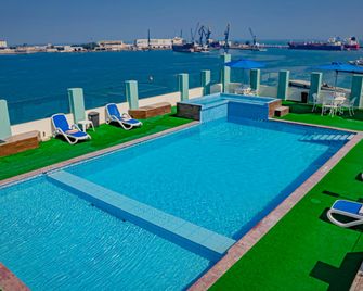 Hotel Mar y Tierra - เวรากรุซ - สระว่ายน้ำ