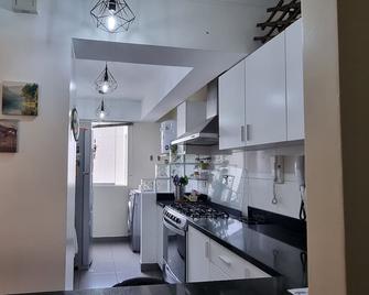 See 2 Sea Penthouse Apartment - Lima - Cocina