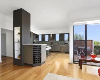 Sea Lakes Vista - Your Luxurious Lakes Entrance Retreat - Lakes Entrance - Cocina