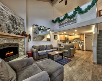 Lakeland Village By Heavenly - South Lake Tahoe - Living room