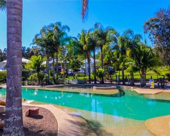Currawong Deluxe Townhouse 439 - Cams Wharf - Piscina