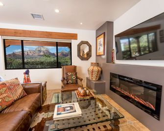 إيه صن ست تشاتو - سيدونا - غرفة معيشة