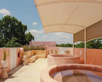 Casa Amate 61 Boutique Hostel - Mérida - Balcón