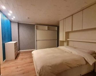 Gasthuis In't Stad - Nieuport - Chambre