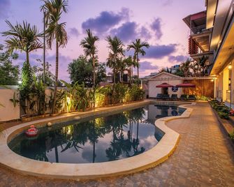 Alaya Stays Gracias Retreat near Ashvem Beach 3 minutes Walk From The Beach - Morjim - Pool