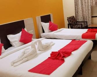 Hotel Ranjit Residency - Hyderabad - Bedroom