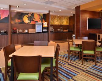 Fairfield Inn & Suites by Marriott Sacramento Airport Woodland - Woodland - Restaurant