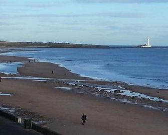 Windsor Hotel - Newcastle upon Tyne - Beach