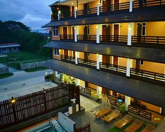 Immana Grand Inle Hotel - Nyaungshwe - Edificio