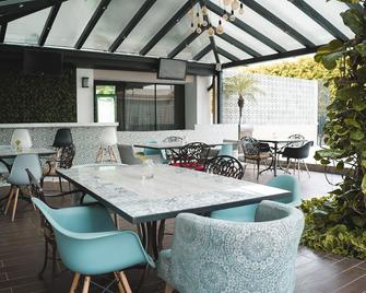 Eh Ejecutivo Urban - Tepic - Patio