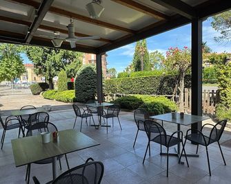 Hotel Bel Sito - Peschiera del Garda - Terasa