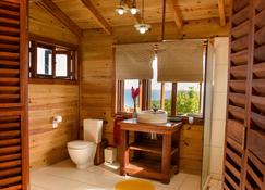The Cottage, 3 Bedroom Rustic Villa - Crochu - Bathroom