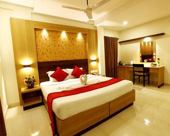 Prayana Hotels - Ernakulam - Bedroom