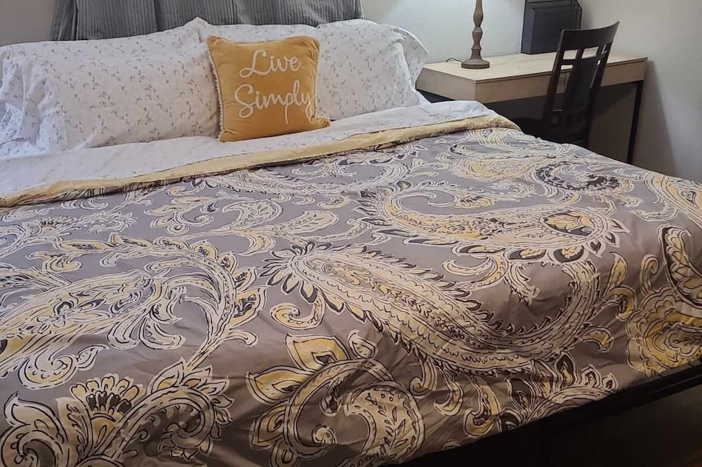 Experience Modern Comfort in Liberty Tx! - Liberty - Bedroom