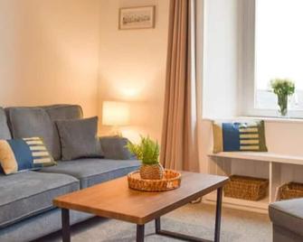 Stunning Sea Views in Central Burntisland - Burntisland - Living room