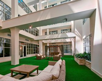 Embassy Suites by Hilton Louisville Downtown - Louisville - Ingresso