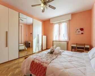 Leandro's House Near Thermal Baths - Montecatini Terme - Bedroom