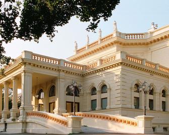 Hotel Mercure Wien Westbahnhof - Vienna - Building