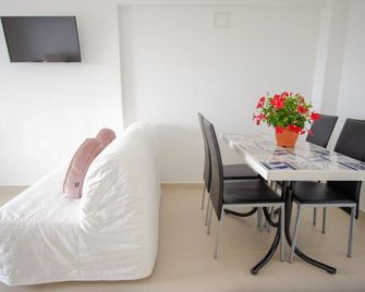 Apartamentos Pinhão - Lagos - Dining room