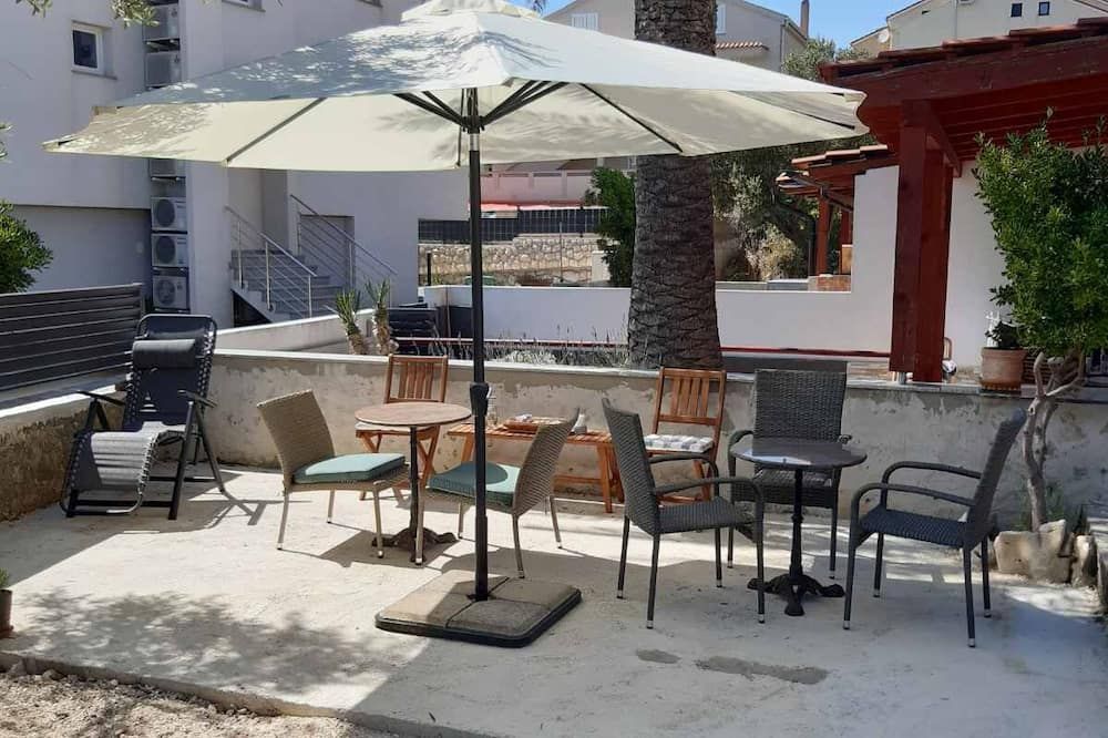 Apartments Smoky - Novalja - Patio