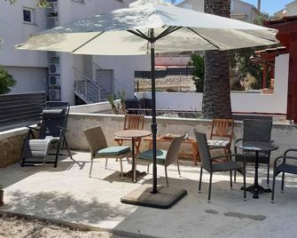 Apartments Smoky - Novalja - Patio