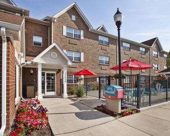 TownePlace Suites by Marriott Detroit Livonia - Livonia - Building