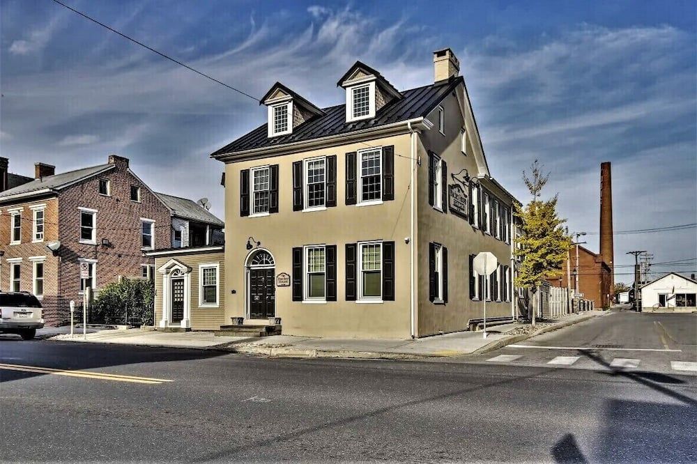 Downtown Bucher House - Hanover - Building