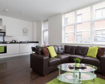 The Cute City Centre Apartment - Birmingham - Living room