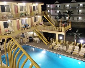 Golden Rail Motel - North Wildwood - Pool