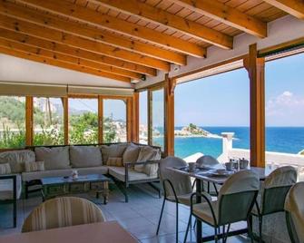 Hotel Sunrise Beach - Kokkari - Living room