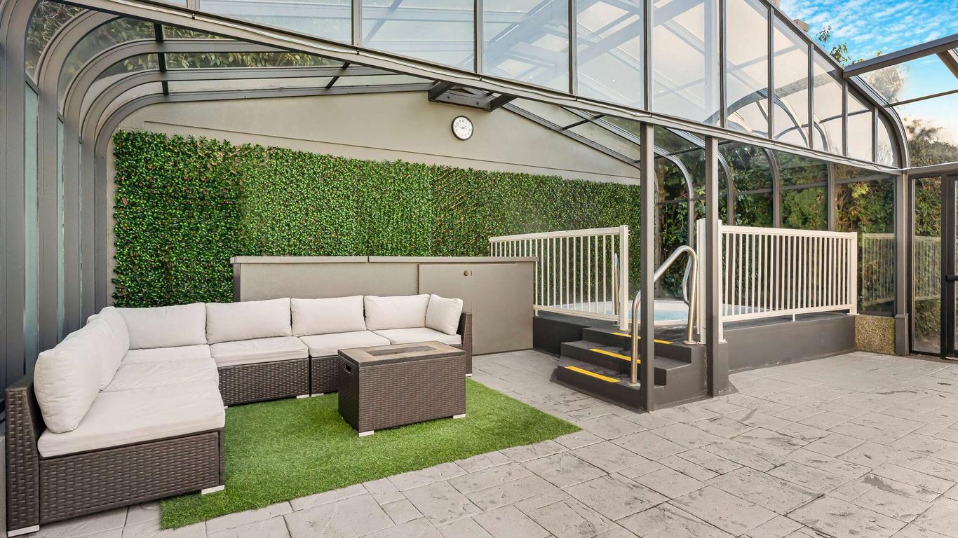 دايز إن باي ويندام فيكتوريا أون ذا هاربور