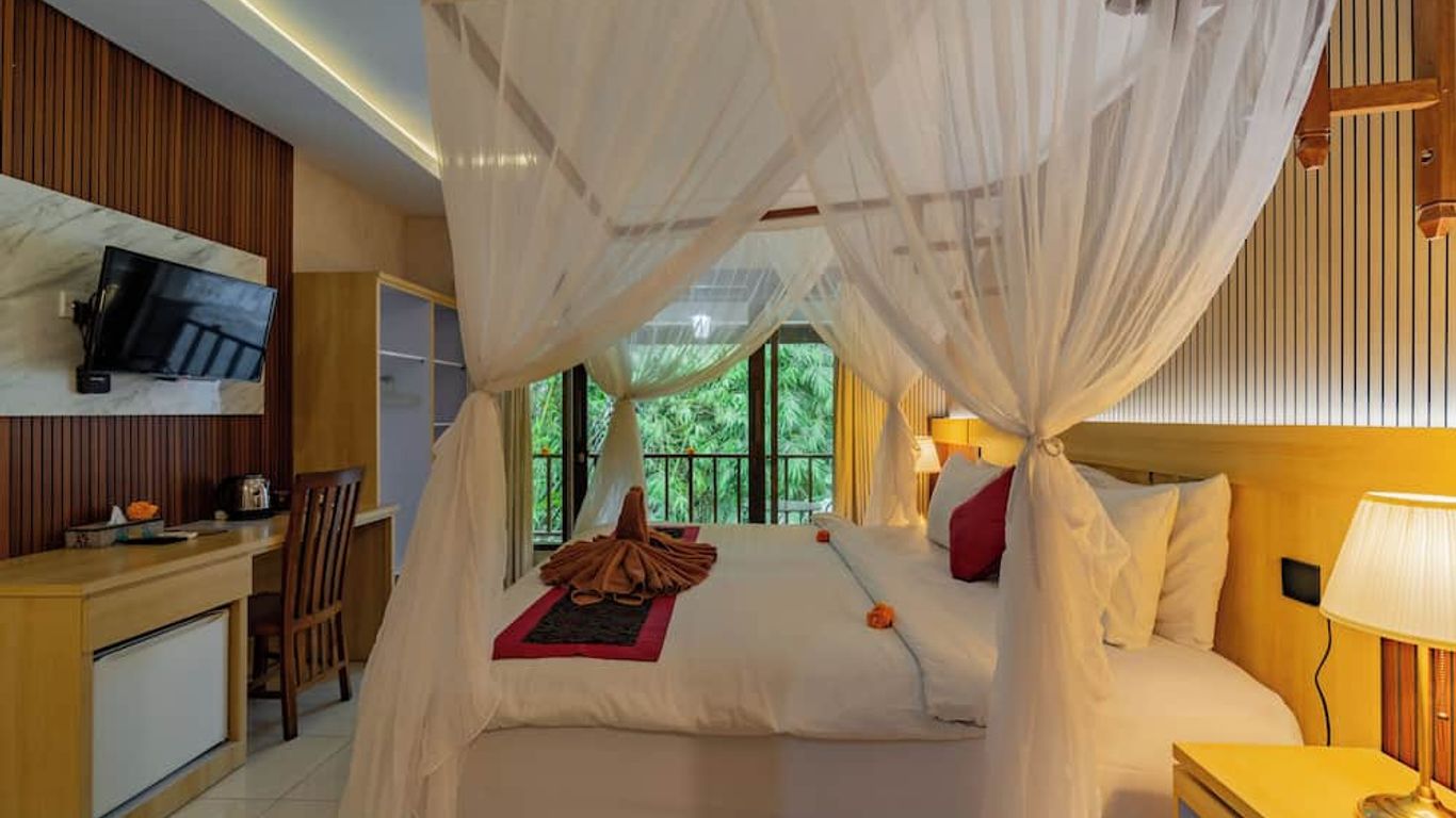 Desak Putu Putra Hidden