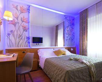 Hotel Il Castelletto - Casarile - Bedroom