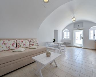 Dream Island Hotel - Thera - Living room