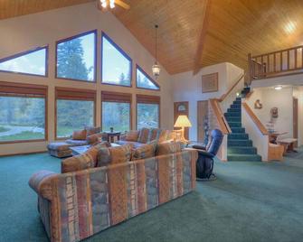 Vallecito Family Retreat - Bayfield - Living room
