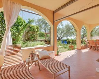 Beautiful home in Diano Calderina - Diano Marina - Innenhof